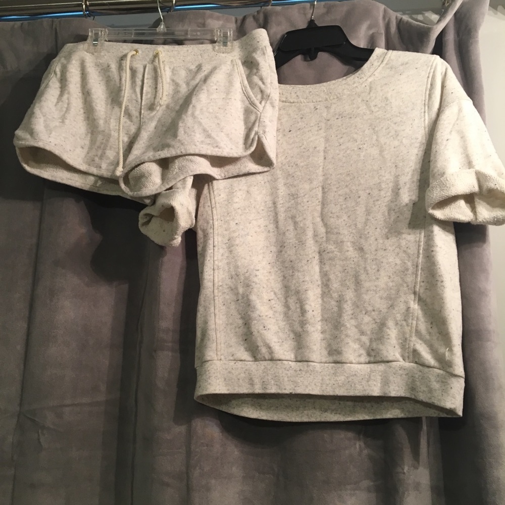 Juicy Couture short sweat shirt